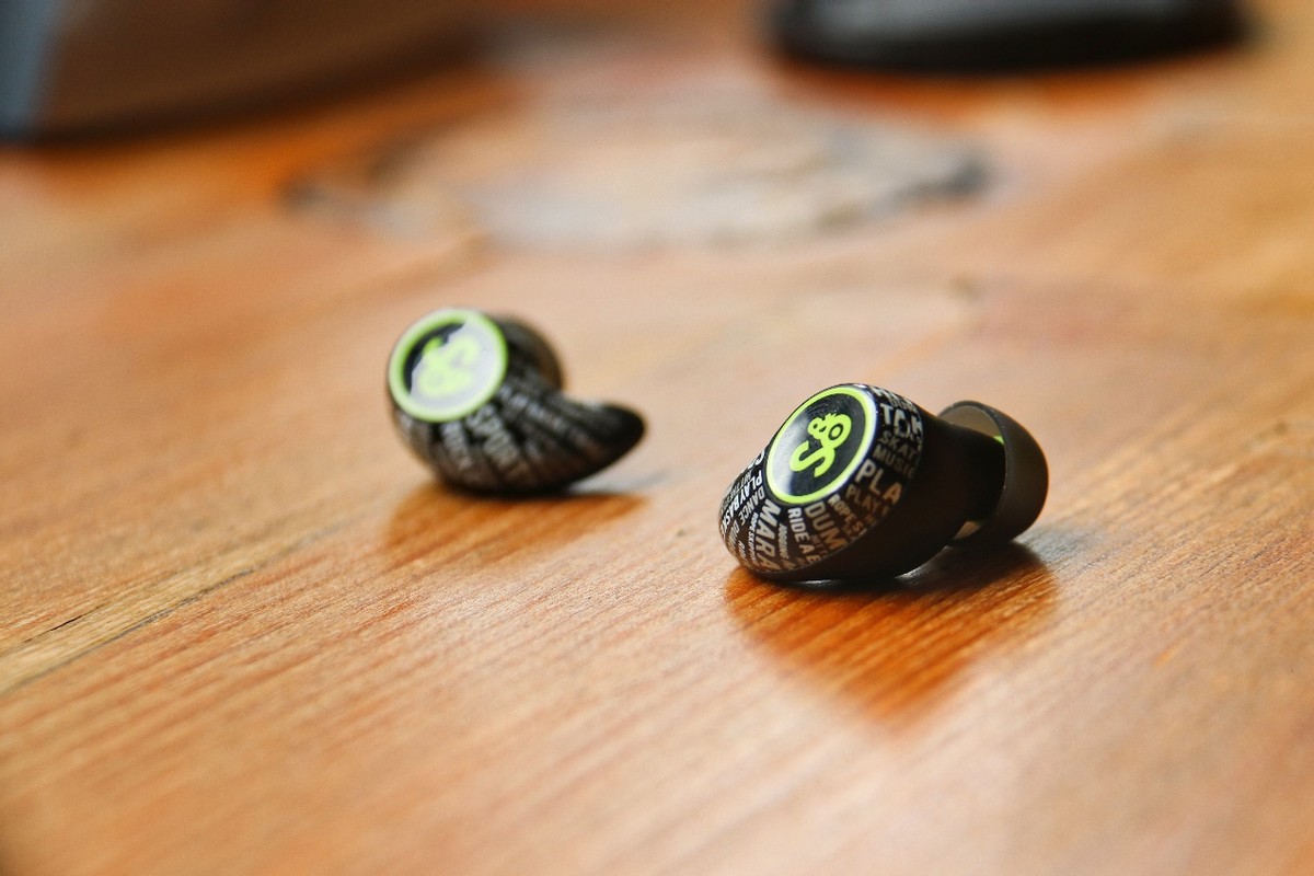 这款耳机有点酷：潮流字母纹设计，魔浪S运动耳机实测