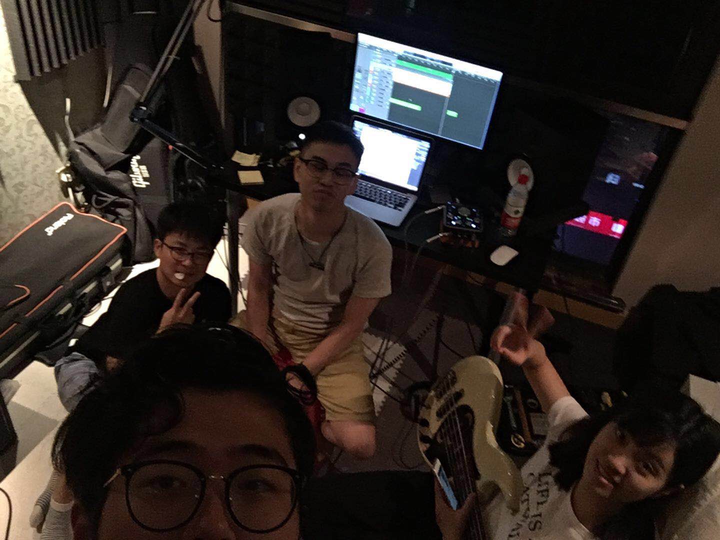 演出、写歌、发专辑，浙大的这支乐队又酷又欢乐！