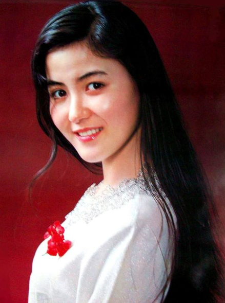 北影十大校花(北影表演系33年最美校花大集锦，蒋雯丽、赵薇、刘亦菲都在其中)