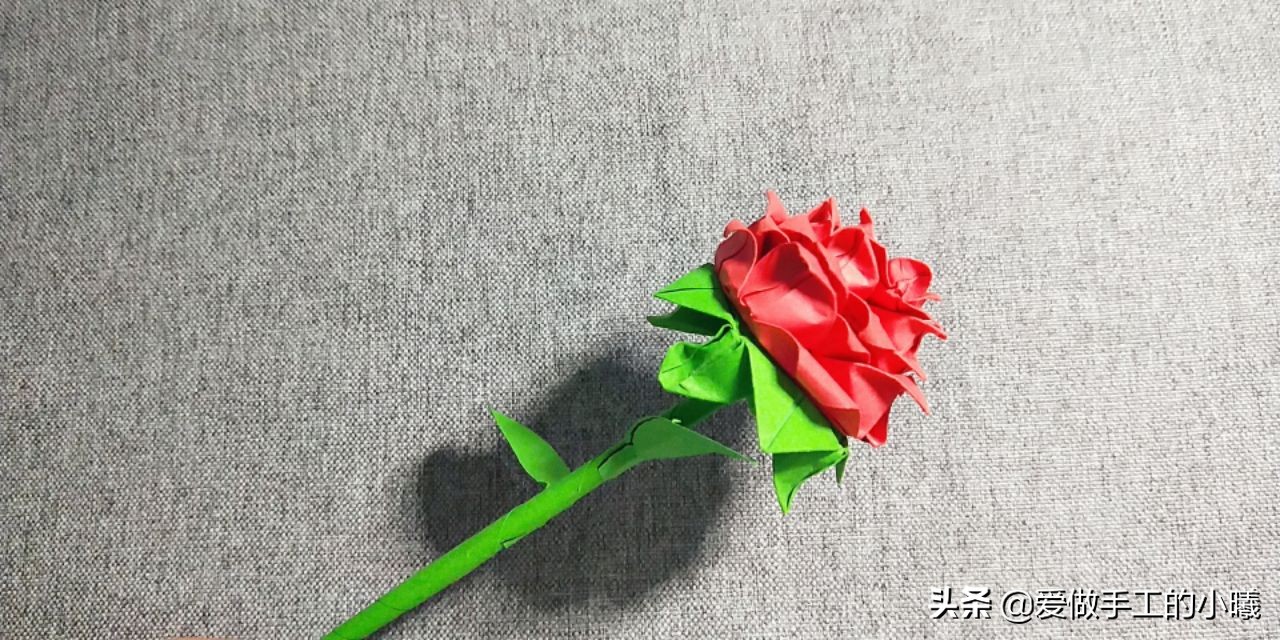 折纸教程：玫瑰花折纸图解，简单漂亮易操作，几步就完成