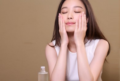 SK-II神仙水和兰蔻小黑瓶怎么选？超详细“成分+使用感”分享