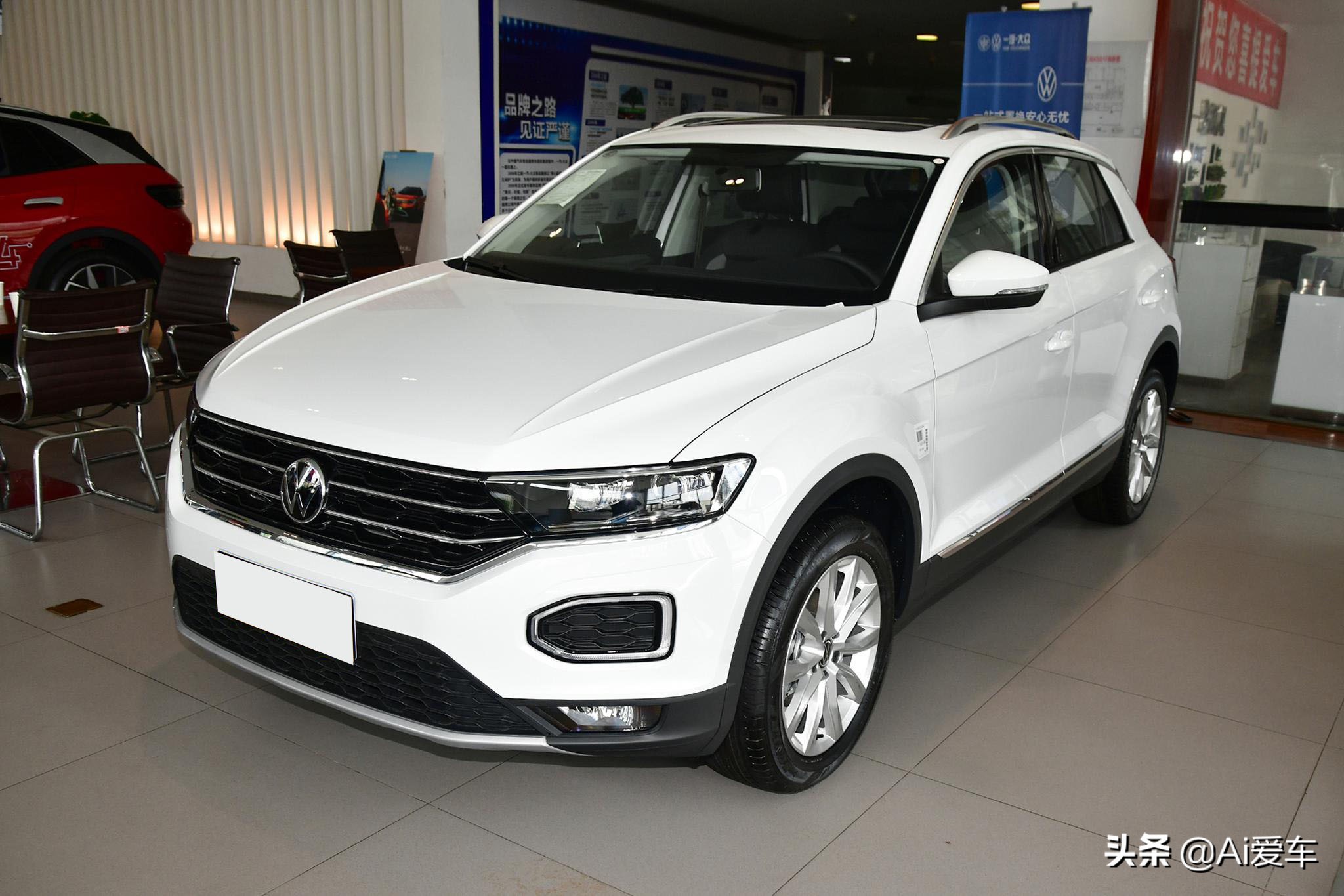 便宜好停车，自动挡合资灵巧SUV，油耗不到6L，实拍大众T-ROC探歌