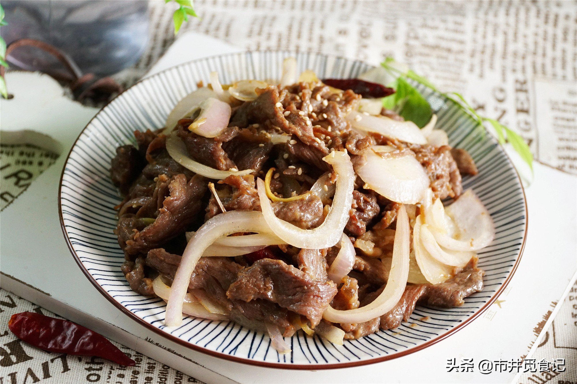 炒牛肉直接下鍋就錯了，容易炒老，用它拌一拌，怎么炒都滑嫩鮮美