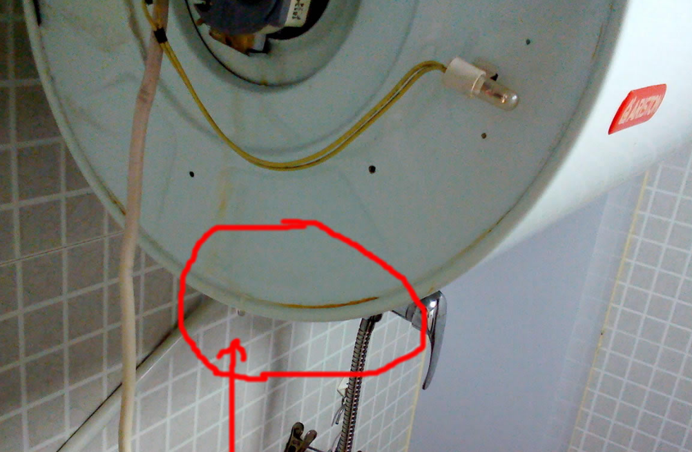热水器为啥会漏水？漏水会导致漏电吗？别害怕，先检查这几个地方