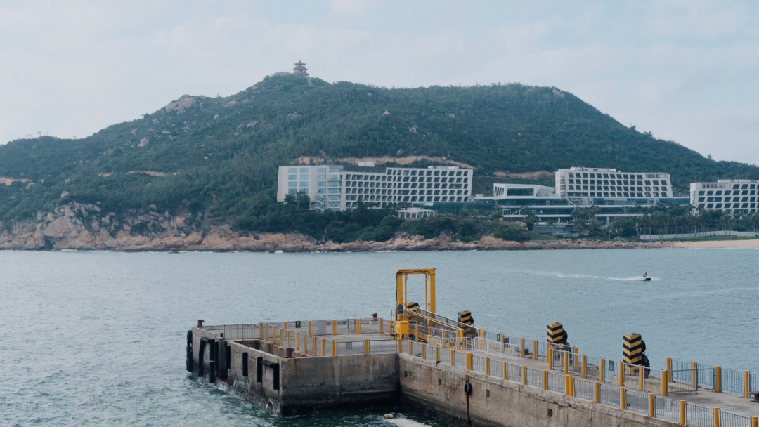 不如一起去广东看海吧，总有一个小岛能让你暂时做梦