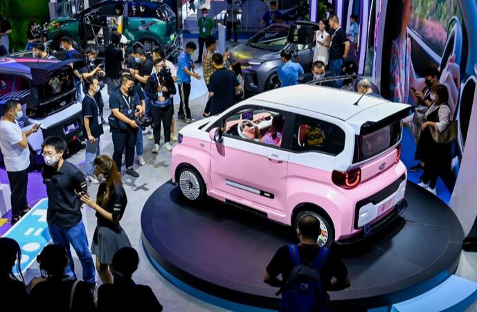 来了来了TA来了 QQ冰淇淋桃欢喜与小姐姐们相约春暖花开