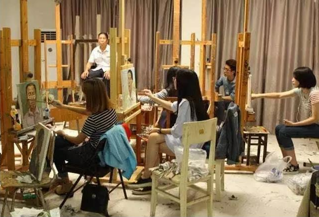 4个“烧钱”的大学专业，没点家底就别考虑了，土豪家庭请随意