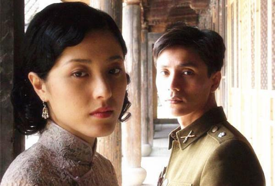 10位“70后女星”颜值对比，有人40岁强凹青春，有人51岁无惧岁月