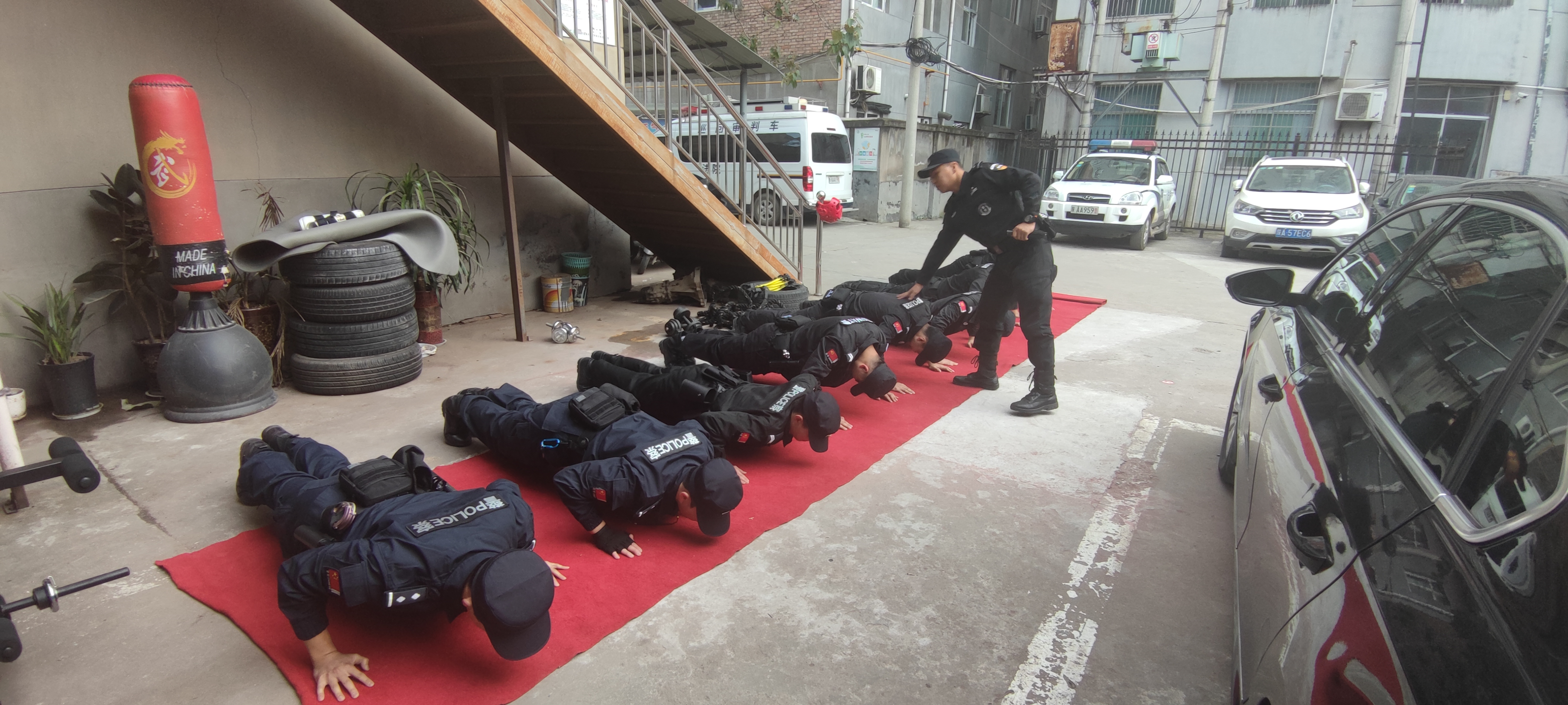 蓝田法院法警大队扎实开展“实战化训练推进年”训练活动