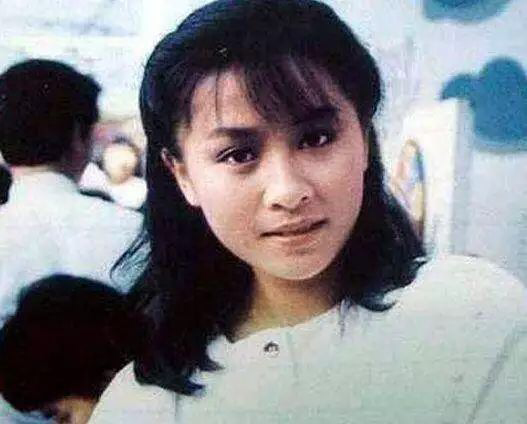 曾吃不上饭的刘嘉玲，却让许晋亨搬出家，影帝梁朝伟甘愿提出退圈