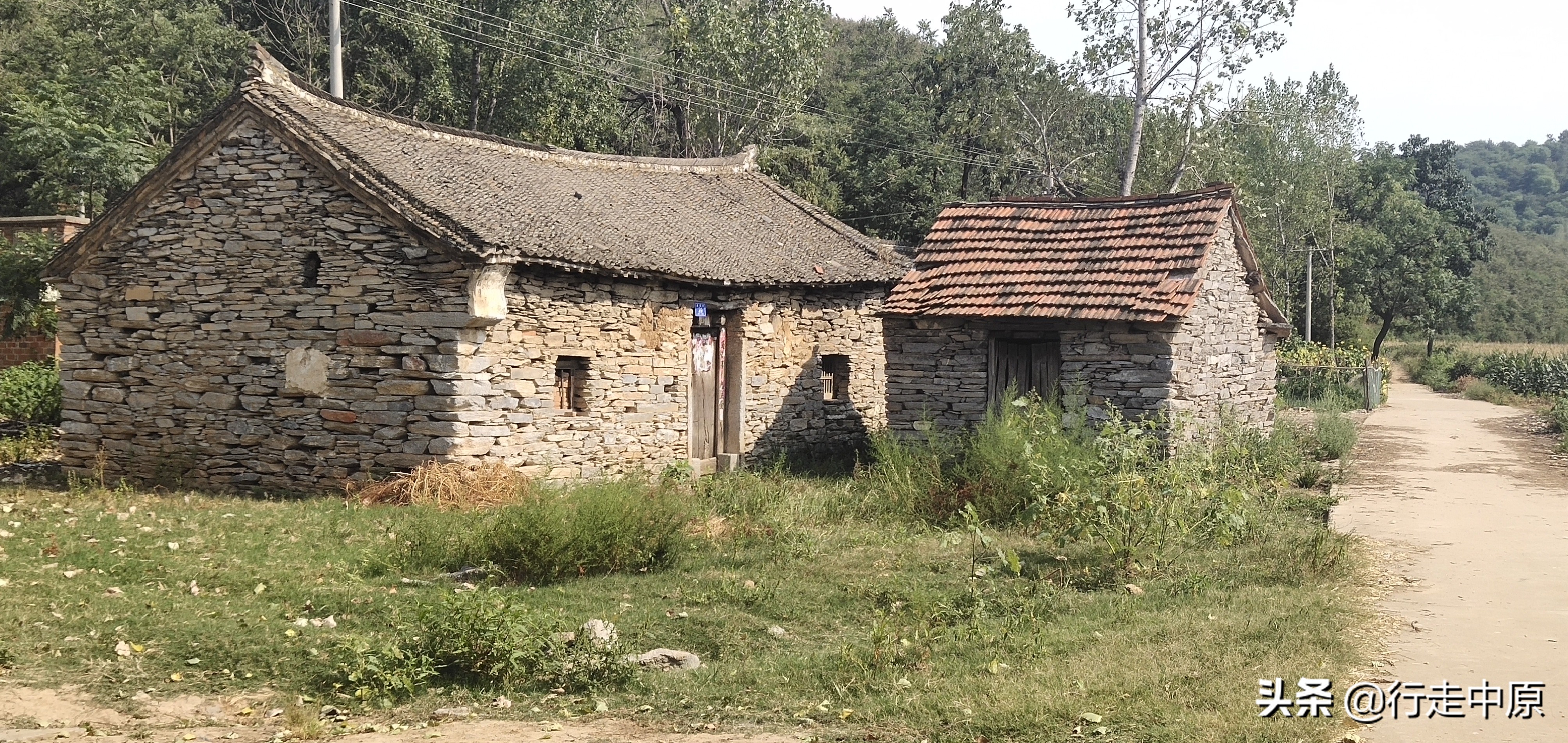 刘向东：沧桑古朴杏山村