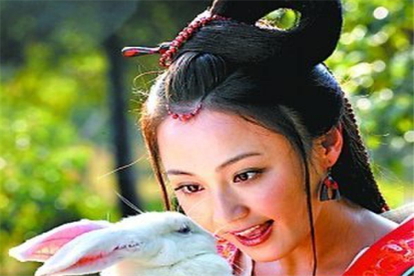 八戒酒后调戏嫦娥，仙子大声呼救！当年的天蓬元帅，与蓬蒙有关？