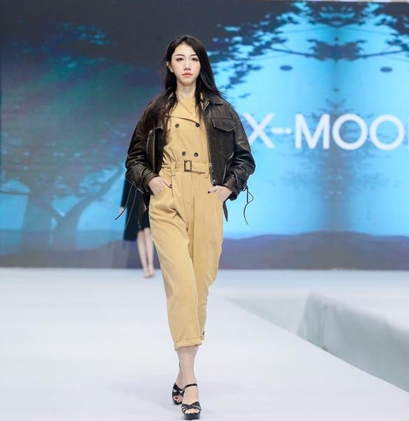 华师大理科女生，获世界小姐中国区冠军，真是集美貌与才华于一身