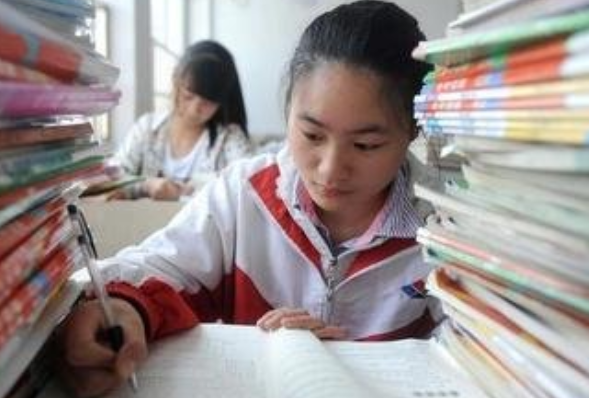 职高期末试卷曝光，阅卷老师无奈摇头，难怪家长不愿让学生去看