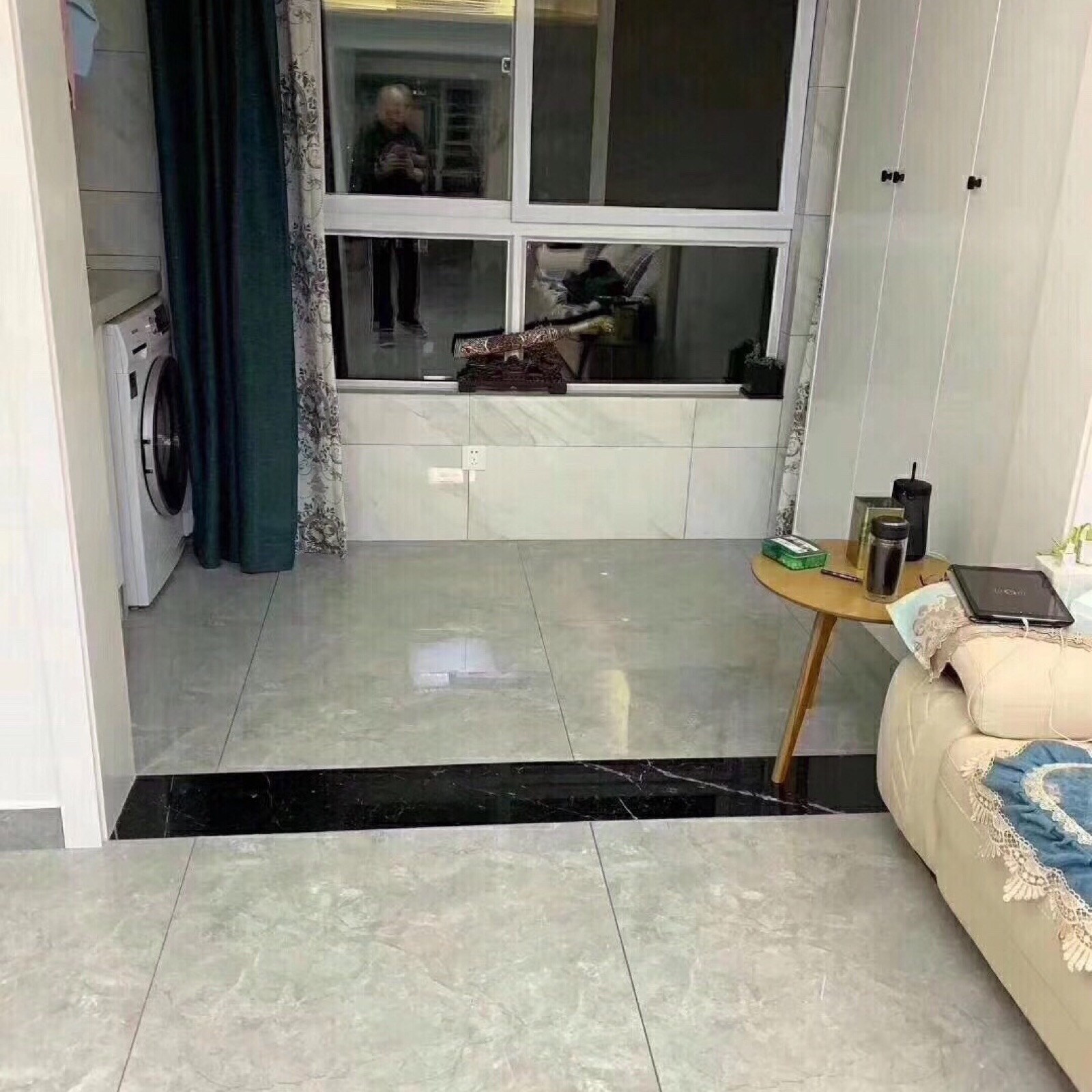 全屋瓷砖通铺不要门槛石，省钱还显大气，连设计师都夸我有远见