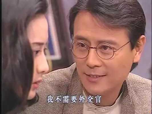 出身演艺世家的刘德凯一出道就极富成熟气质,目光炯炯有神,演技也好