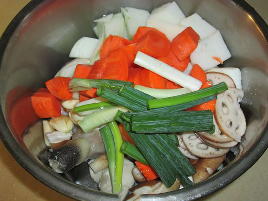 止咳蒜香菇菇鸡汤，无油、无调味，夏天常喝健身、增强抵抗力