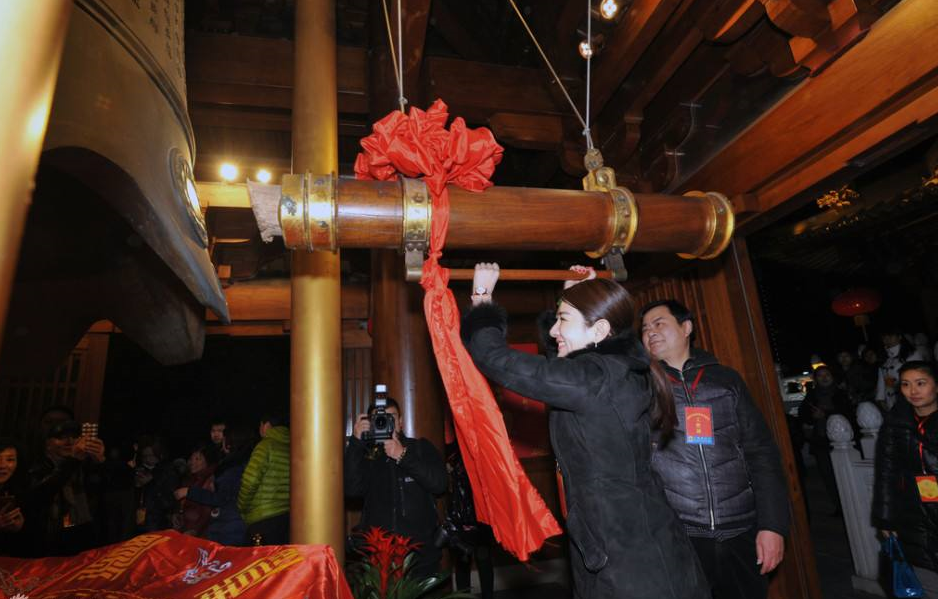 除夕夜,民众为什么要赴寺庙敲108响钟声?