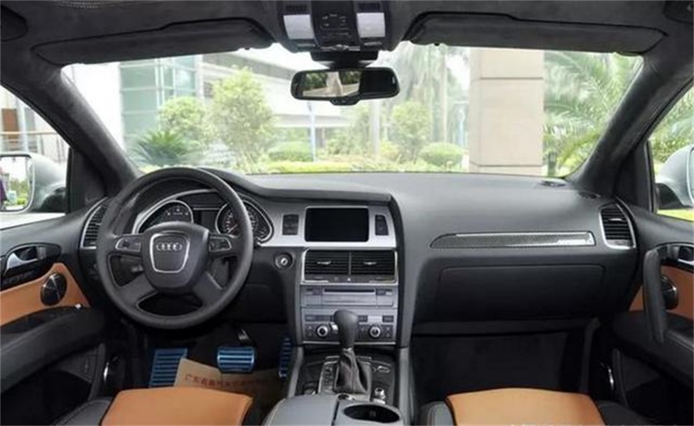 到店实拍奥迪Q7 V12柴油版，257万高等价位，扬言能拖动一架飞机