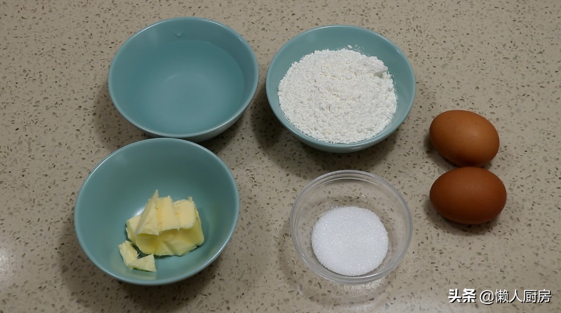 外国人最爱吃的小油条，我不用油炸的方法，吃起来外酥里软