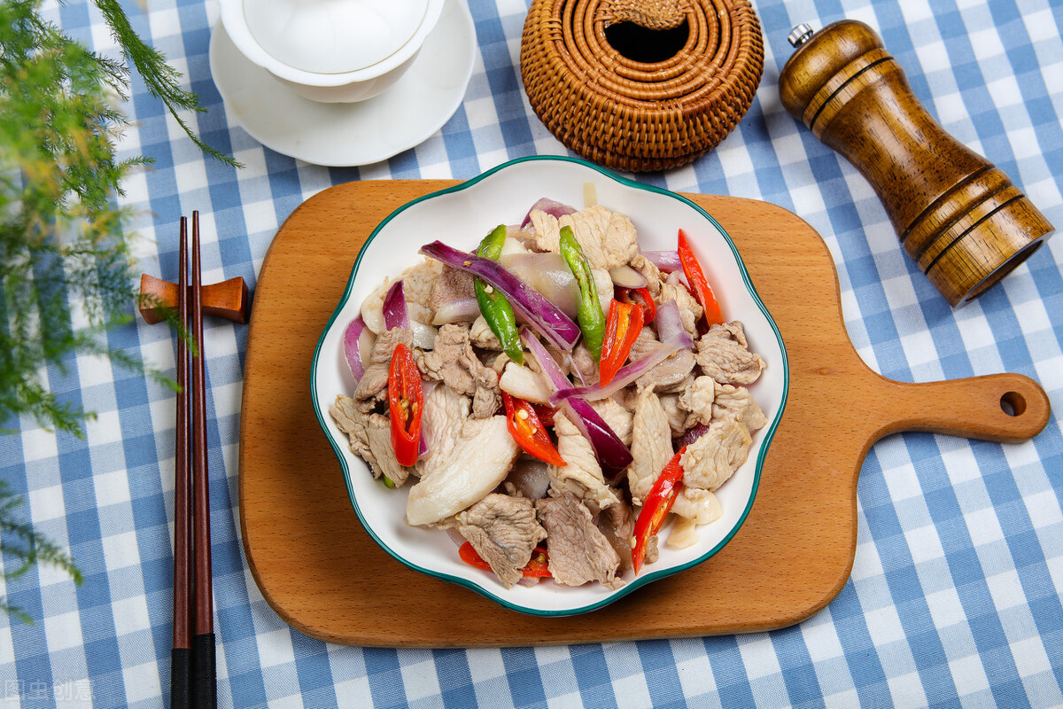 洋葱的降压作用有多少？能替代降压药吗？心血管医生告诉你