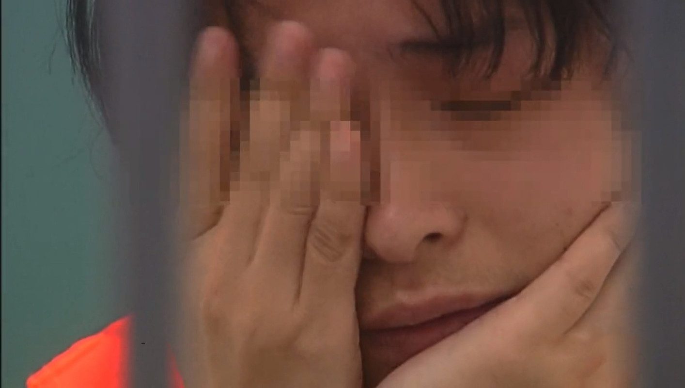 2013年，26岁女大学生弑母后抛尸工地，面对审讯她面露微笑