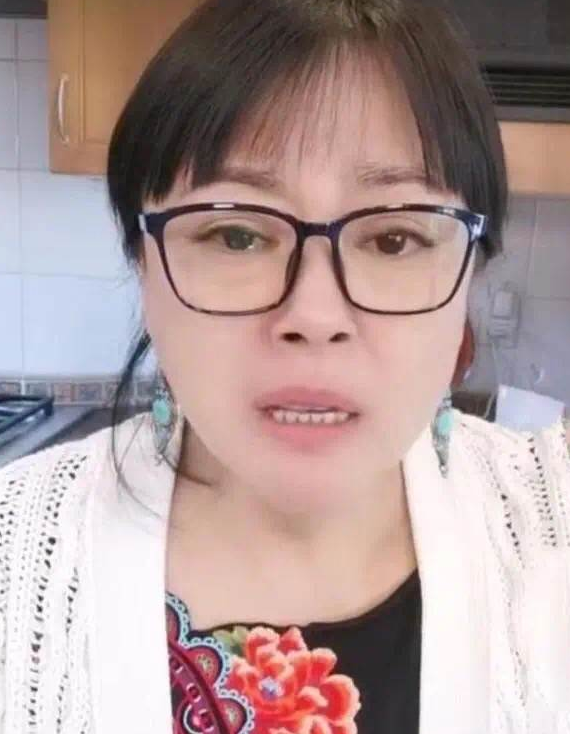 “庄嫂”李菁菁的堕落史，远比你想象的还要恶劣