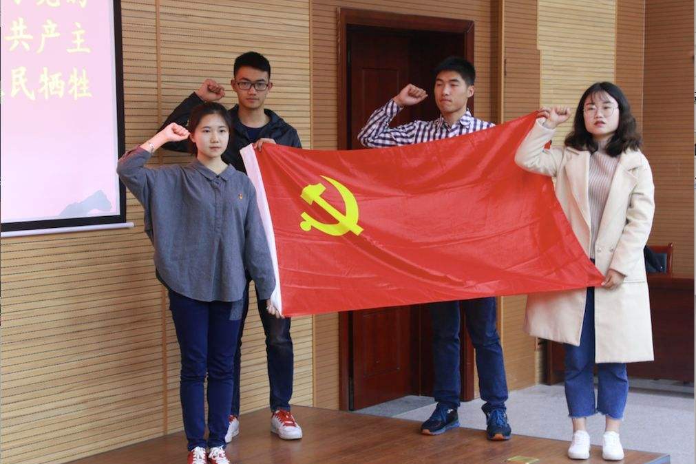 大学生为什么入党？大学入党有哪些好处？大一新生需明白这两点