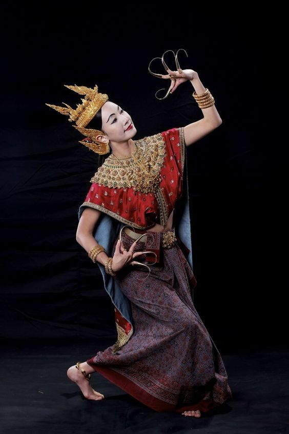 指尖上的艺术,历史文化的瑰宝——美丽的泰国舞蹈