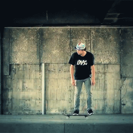 滑板怎么学滑板初学者开始怎么练视频