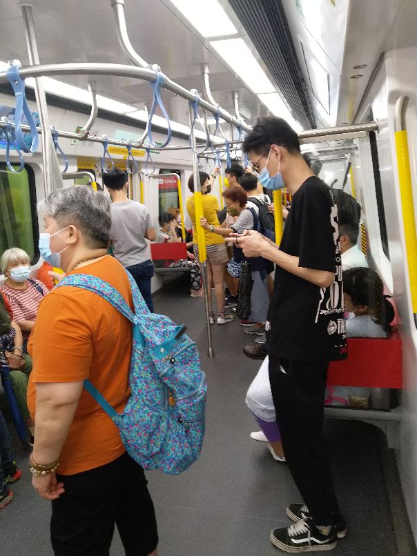 不断延伸的香港地铁