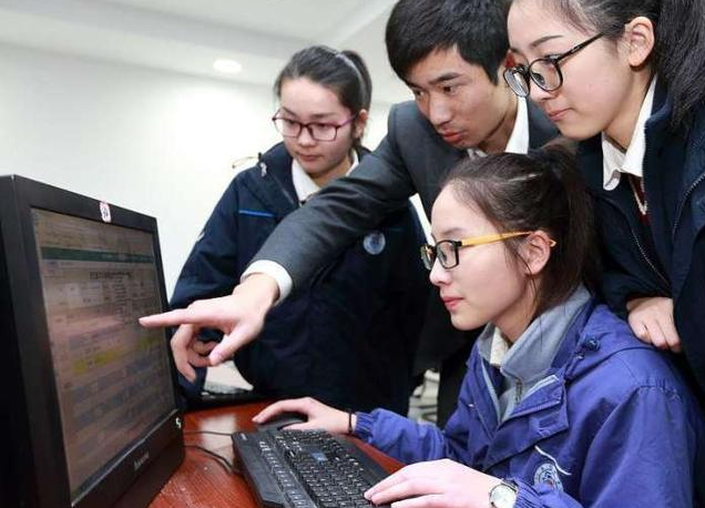 国内“很烧学费”的大学，家里有矿也未必去的上，要符合标准才行