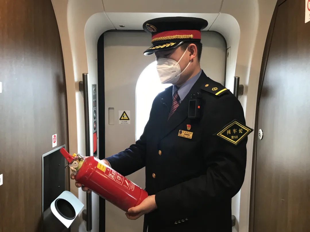 深度 | 高铁乘务员是怎样练成的?