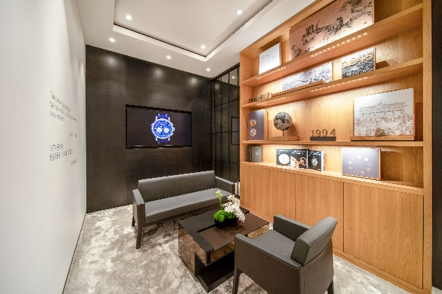 朗格重庆星光68广场专卖店正式开幕