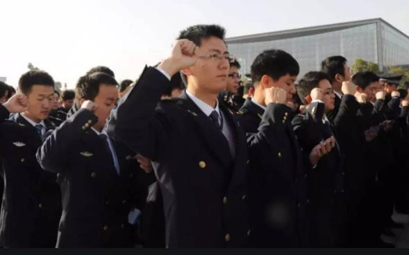 下半年将进入公务员考试高峰期，大学生具备这个优势，更容易上岸