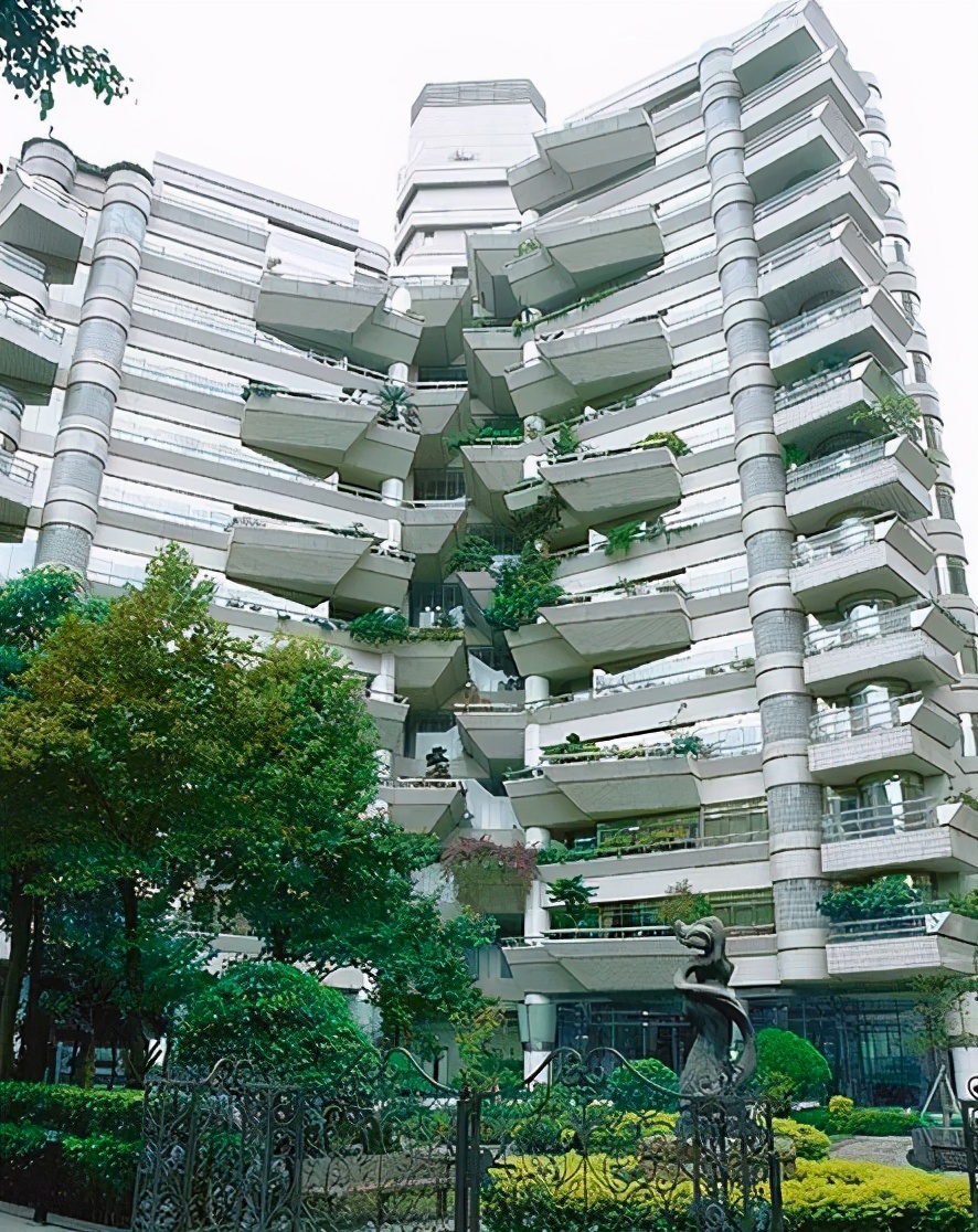 38岁Hebe亿元顶楼豪宅曝光，413㎡一个人住，太爽