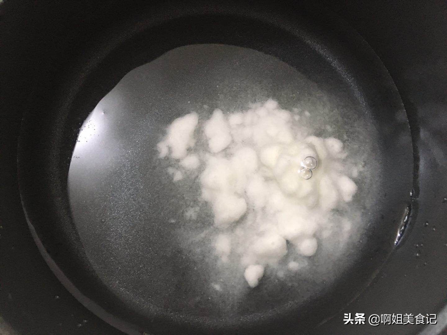 白凉粉的两种吃法，Q弹嫩滑，清凉解暑，孩子天天嚷着吃