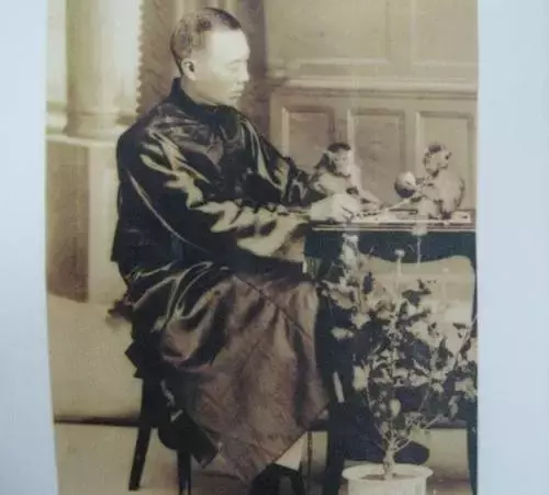 它曾让上海陷入疯狂,林岭东徐浩峰多次翻拍,武侠鼻祖当之无愧!
