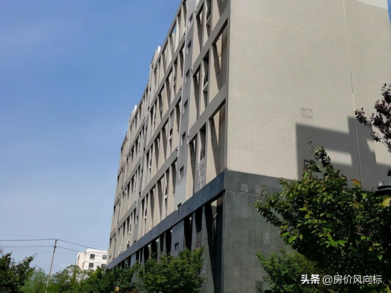 盐城市5-10年房龄，二手房挂牌价12058元，共计409个小区