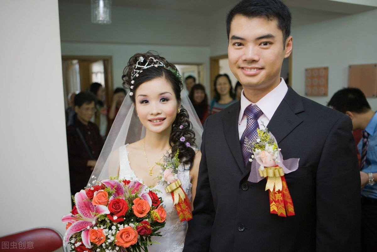 老婆太会花钱5000一月（老婆生日礼物一万）