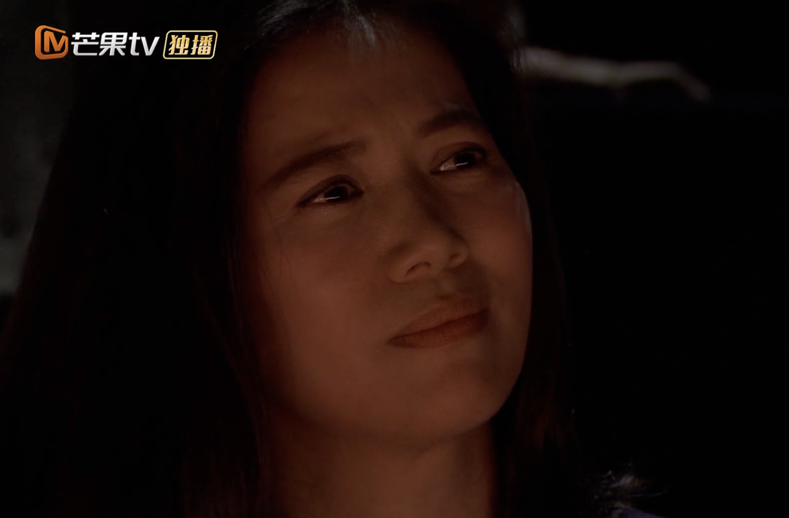 哥哥演出好拼！张智霖蓄白胡子张晋撞玻璃，袁咏仪蔡少芬感动落泪