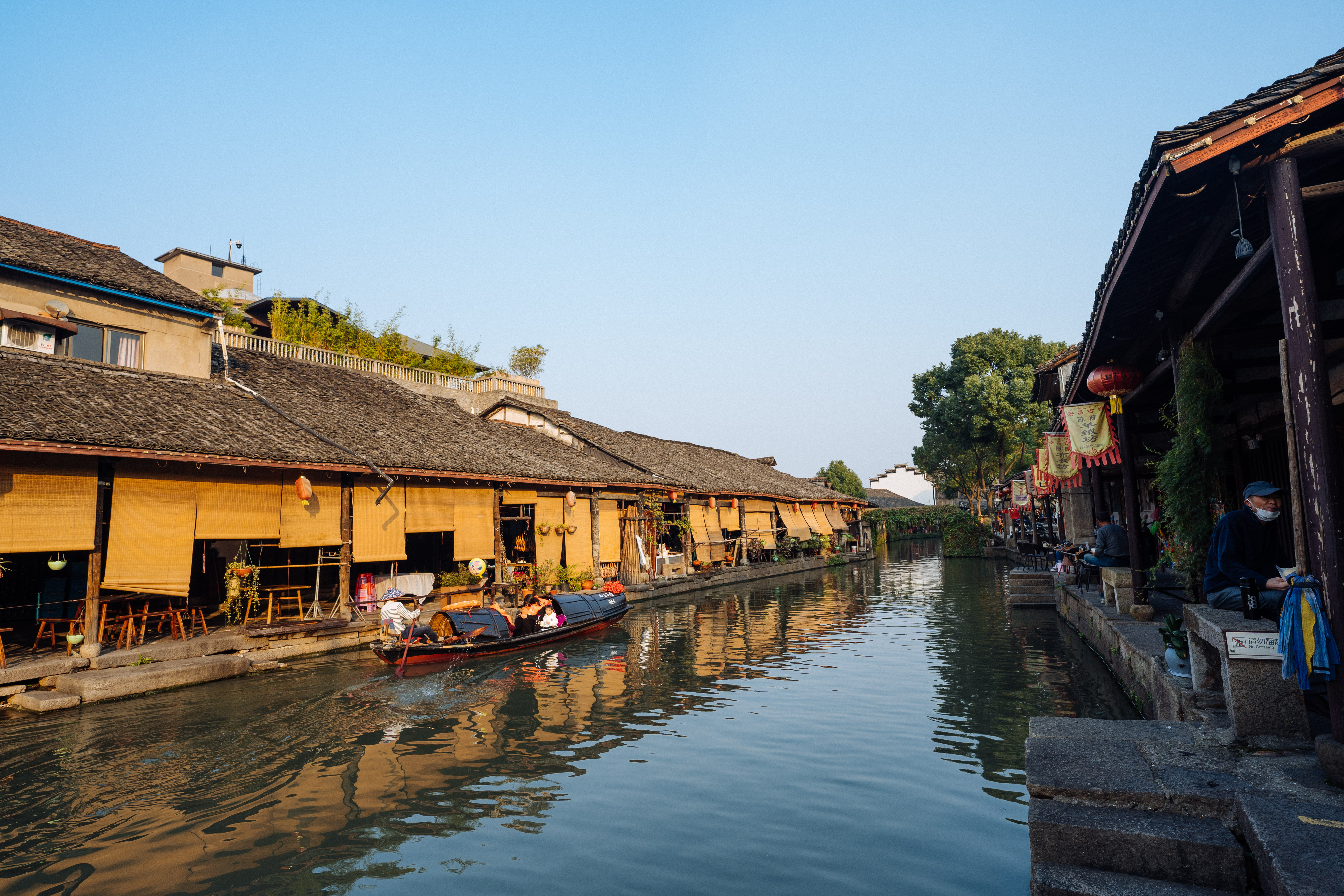 安昌古镇作为绍兴有名的四大古镇之一,其建筑风格传承了典型的江南