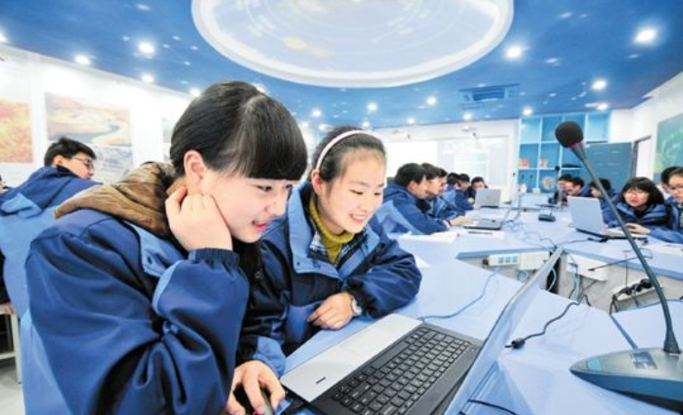 浙江数学天才走红，各大高校争相录取，北大自降200分