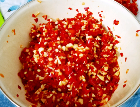 剁辣椒最正宗的做法，配方比例详细分享，香辣味浓，放一年不坏