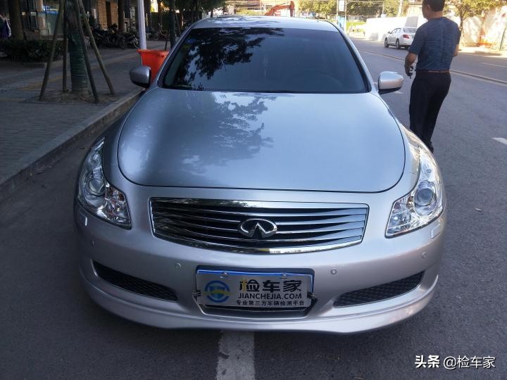 10万买台十一年的英菲尼迪G37值得吗？网友：买发动机送车