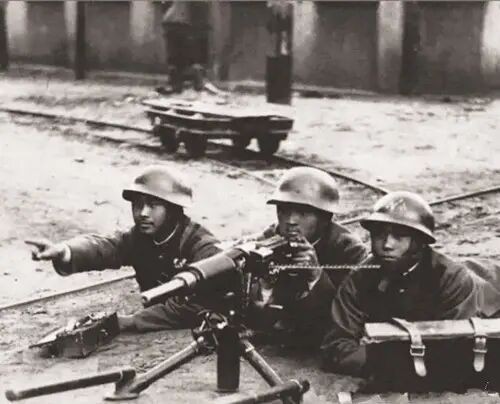 1949年一国军副师长被俘，中央致电：速速送到北平！他是何身份？