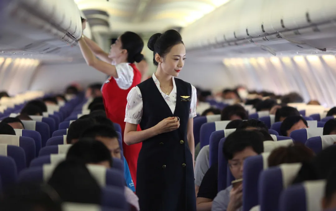 中国十大航空公司盘点,你喜欢的空姐在哪里?
