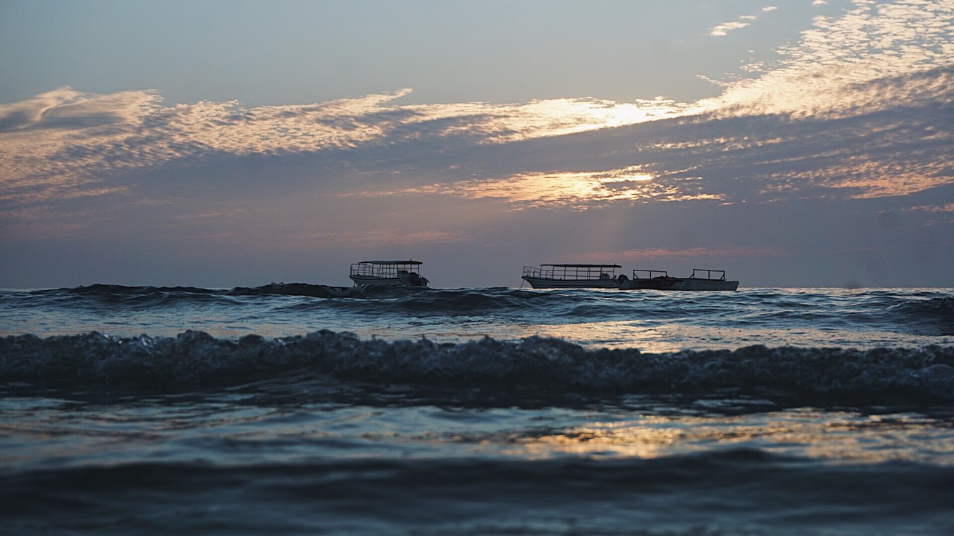 一个人来北海看海了