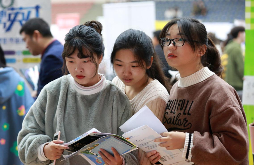 上大学之后，学生户口到底要不要迁到学校，过来人告诉你答案