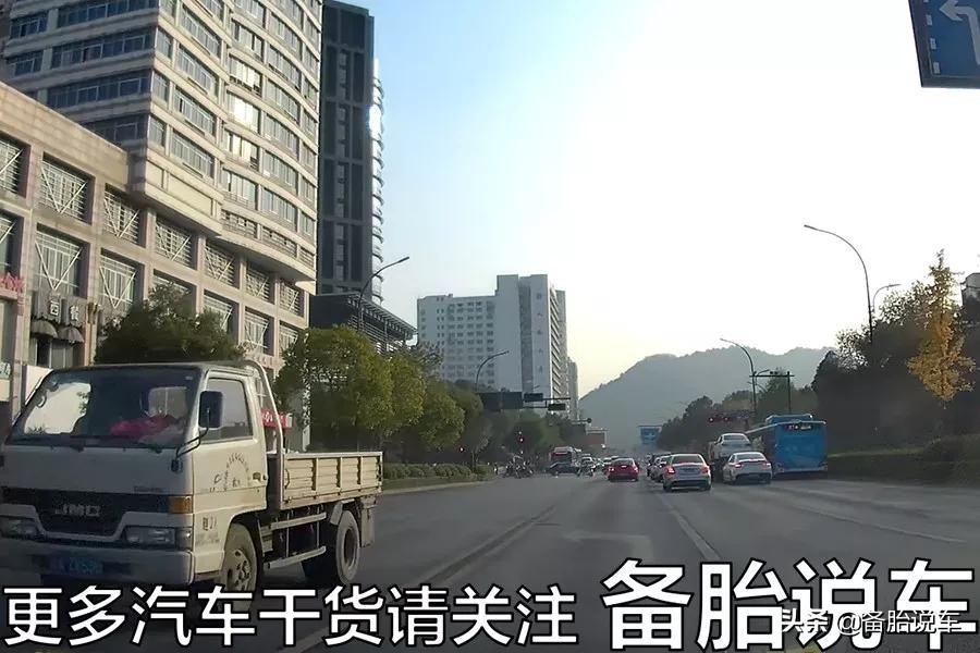 路口掉头扣3分罚款200？红灯不能走，绿灯也不能掉？到底该怎么做